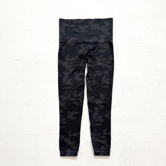 Spanx Look At Me Now Camo Leggings M Black Gray High Rise Cropped - Picture 1 of 5